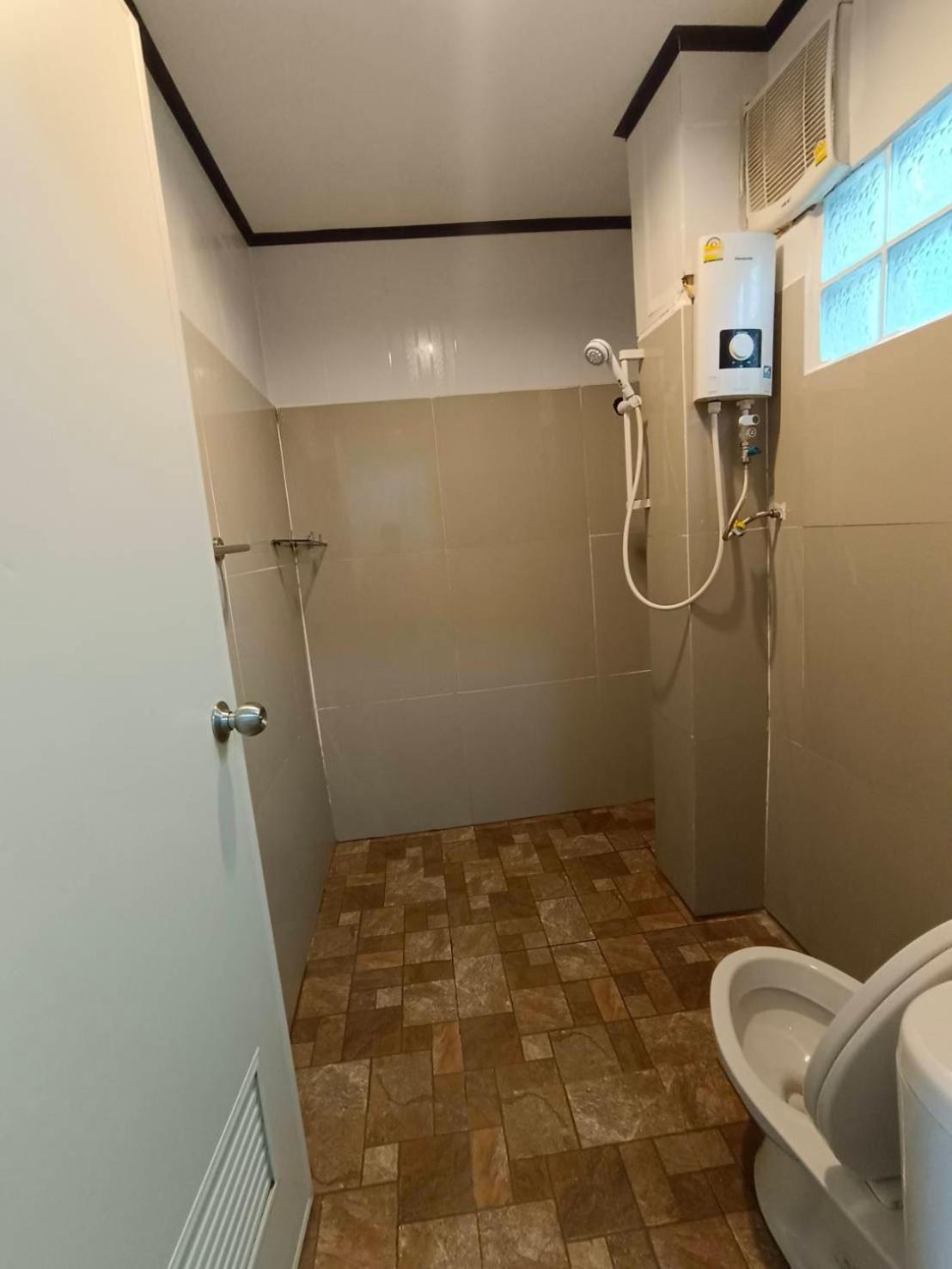 Lake View @Rakthai Ban Kha Han Екстер'єр фото